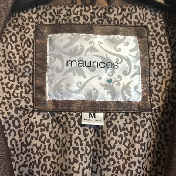 Jacket with leopard lining. - Picture 2 of 3